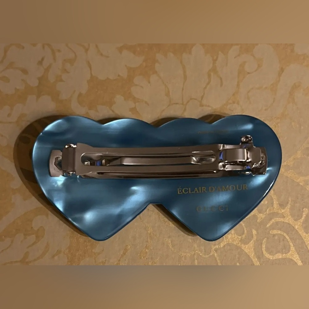 Gucci Blue and Red resin Heart Hair Accessory clip barrette - Picture 5 of 5